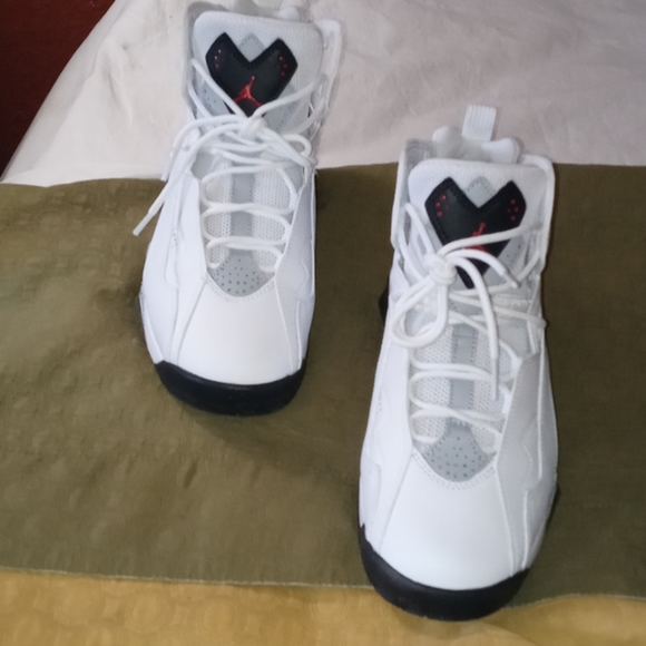 Jordan retros - Picture 3 of 6